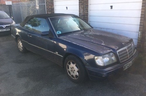 1996 MERCEDES-BENZ E220 CONVERTIBLE For Sale by Auction