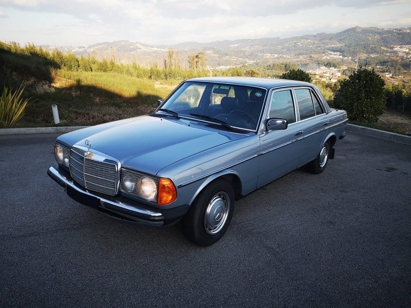 Mercedes W123 200E - 1982