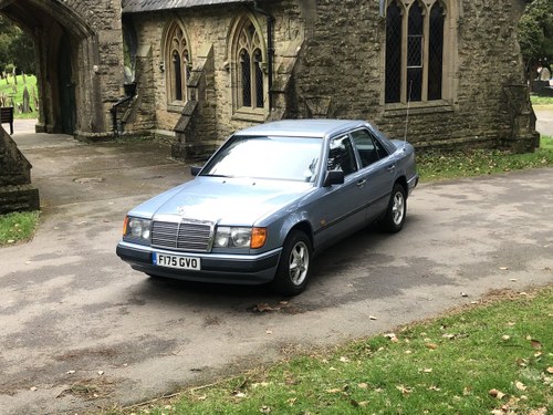 1988 Mercedes 260E Automatic ONE OWNER FROM NEW For Sale