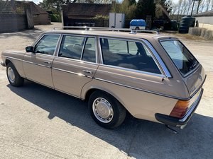 1984 w123 mercedes 230te only 1 owner from new SOLD
