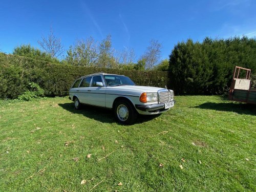 1986 Mercedes 230 TE For Sale by Auction