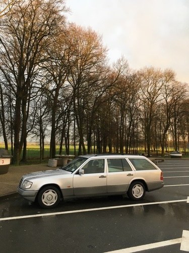 1994 Mercedes W124 estate E300D auto  In vendita