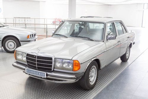 1977 Mercedes-Benz 280  SOLD