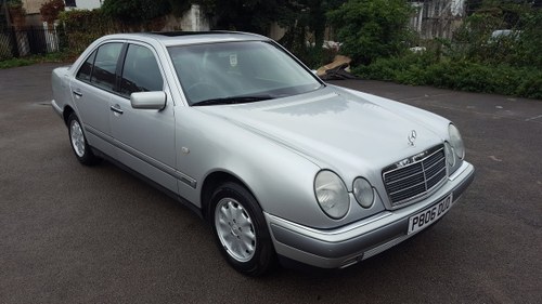 1997 mercedes e200 - 2 owners from new - only 39000 mls In vendita