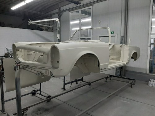 1970 Ready to be painted W113 Mercedes Benz 280 SL Pagoda VENDUTO