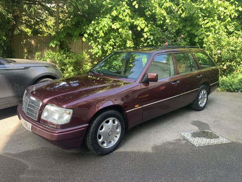 1996 Stunning Mercedes W124 E200 Estate only 96,000m SOLD