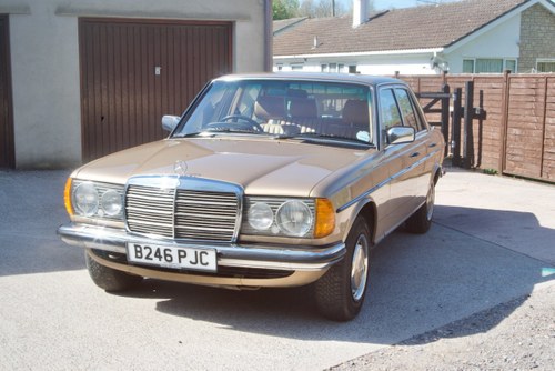 1985 Mercedes 230E Saloon (W123) only 47,000 miles In vendita