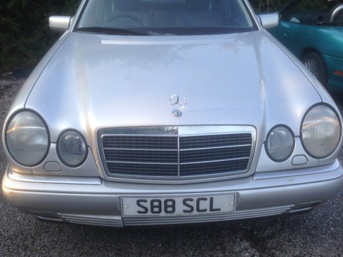 Mercedes benz e280 elegance 1998 40,000 miles only VENDUTO