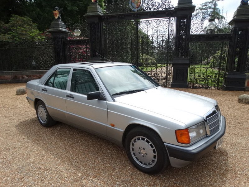 1992 MERCEDES 190E AUTO