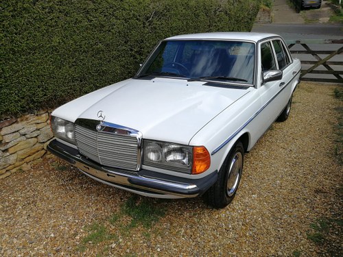 1984 Mercedes 240D W123 For Sale