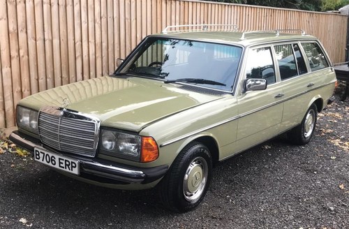 1985 MERCEDES-BENZ 200T For Sale by Auction