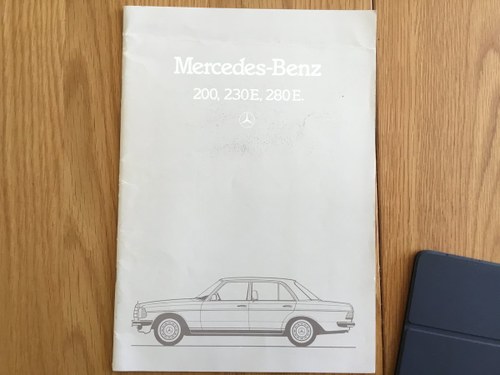 1982 Mercedes 200,230,250,280 brochure VENDUTO