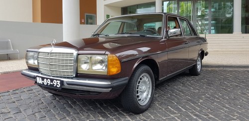 1981 Mercedes (W123) 300D  Automatic 177.000 Kms - sold For Sale