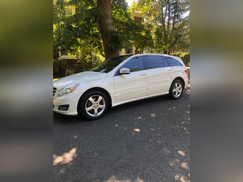 2011 Mercedes-Benz R350 4Matic