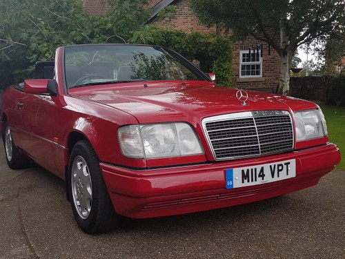 STUNNING W124 E220 CABRIOLET 1994 For Sale