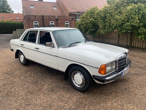 **OCTOBER ENTRY** 1985 Mercedes 230E For Sale by Auction