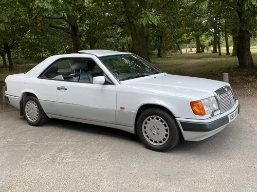 Mercedes 300CE Coupe 1992 W124 Low Miles Stunning In vendita