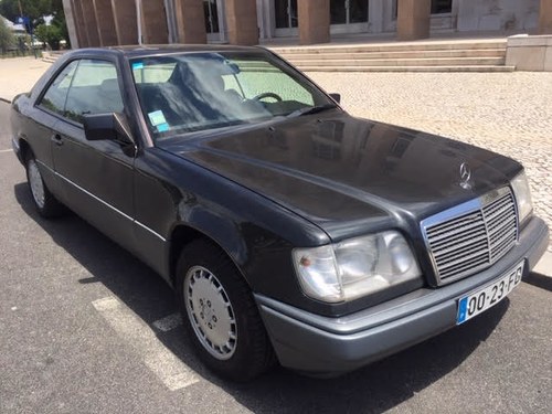 1994 E 220 Mercedes  In vendita