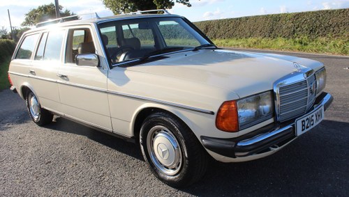 1984 Mercedes Benz W123 200 T Auto Estate Excellent VENDU