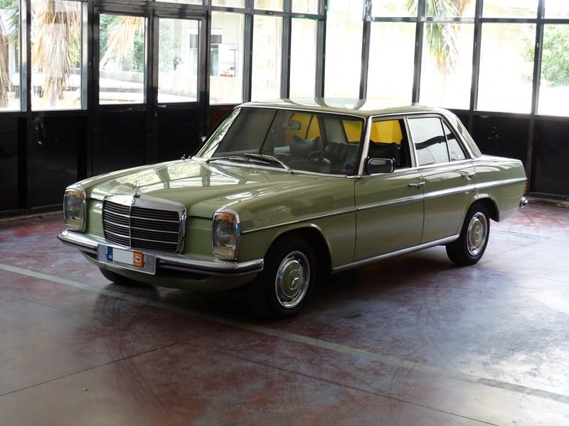 1975 Mercedes 200
