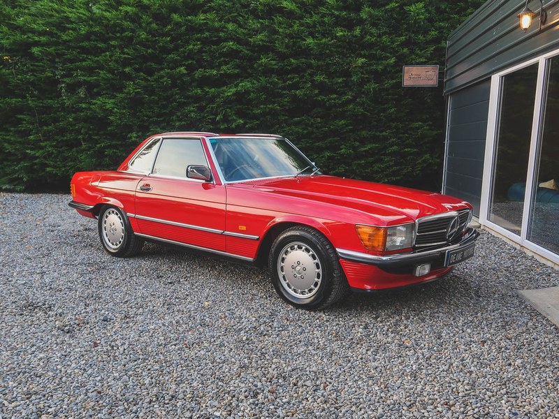 Beautiful Mercedes R107 300SL