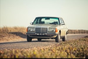 1982 Mercedes w123 230E For Sale