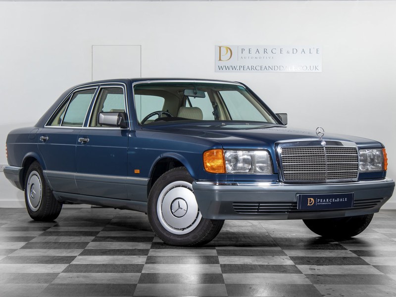 1988 / E Mercedes-Benz 300 SE