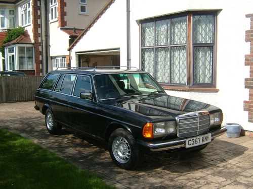 1985 Mercedes-Benz W123 230te estate SOLD