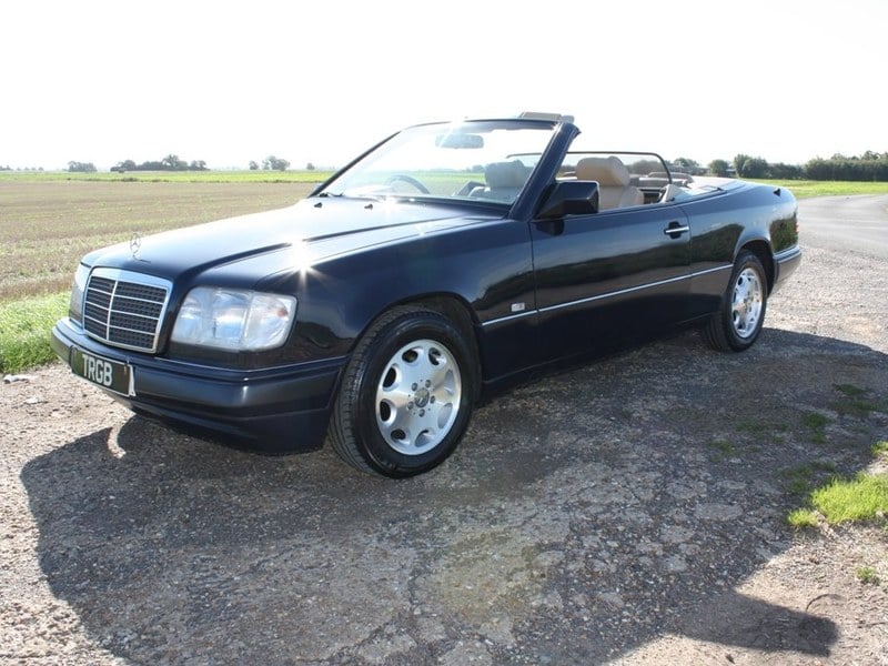 MERCEDES E220 CABRIOLET AUTO. 1997 (2.2 LTR PETROL)