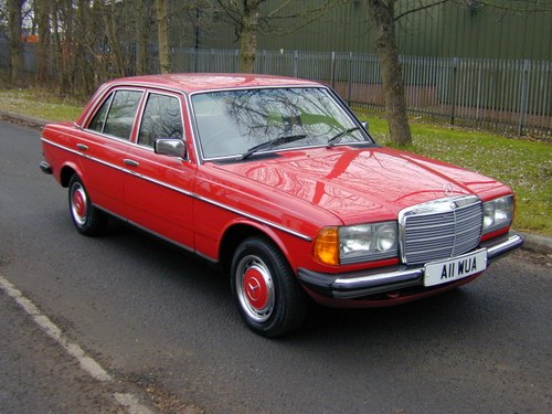 1983 MERCEDES BENZ W123 Manual - UK RHD - EXCEPTIONAL! For Sale