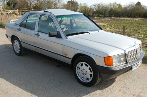 1988 MERCEDES 190E 2.0 AUTO VERY GOOD CONDITION READY TO ENJ In vendita