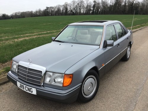 1992 Mercedes 200e automatic,low mileage In vendita