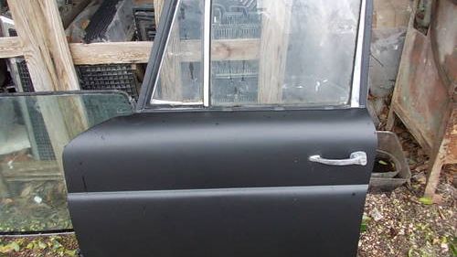 Picture of Lh front door Mercedes w114 - For Sale