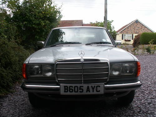 1985 Mercedes 200 Automatic SOLD