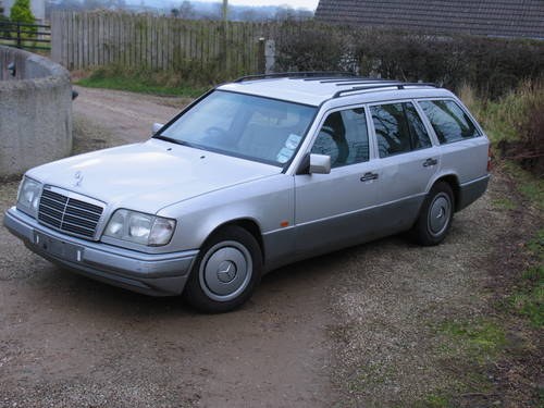 1996 W124 Estate 220 Auto 7-seater SOLD