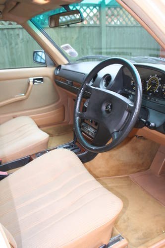 Mercedes W123 280TE Estate Auto (1983) SOLD