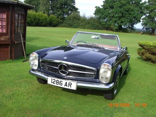 1967 Mercedes 250SL - BEAUTIFUL - a real head-turner! VENDIDO