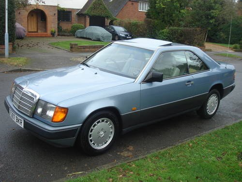 1988 MERCEDES 300CE AUTO - LAST OWNER FOR 24 YEARS SOLD