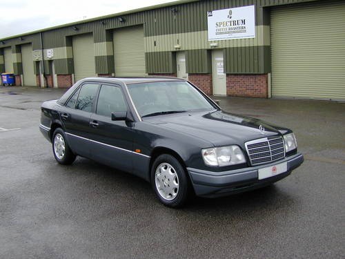 5991 MERCEDES BENZ W124 280e AUTOMATIC RHD Very low miles (29k!) For Sale