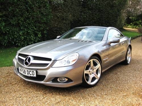 2009 Mercedes Benz SL350 AMG Sports With Pan Roof + Air Scarf For Sale