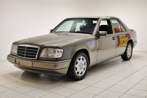 1993 Mercedes-Benz E 250 D * 56.000km * History * Sunroof * In vendita