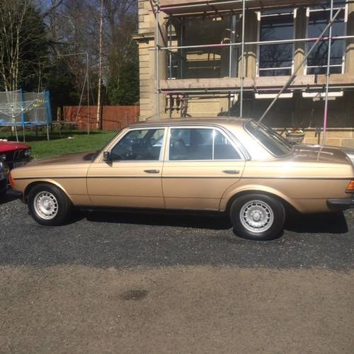 1984 Lovely classic W123 Mercedes 230e For Sale