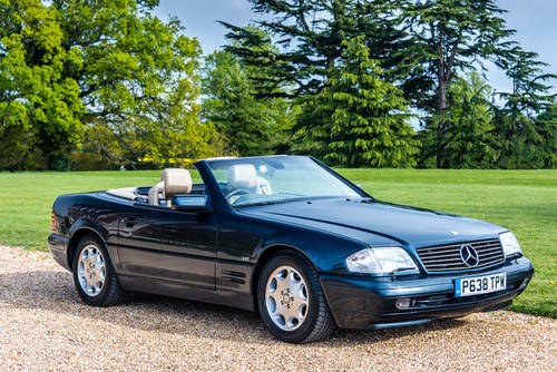 1997 SL320 with Panoramic Roof. Only 33,000 miles. VENDUTO