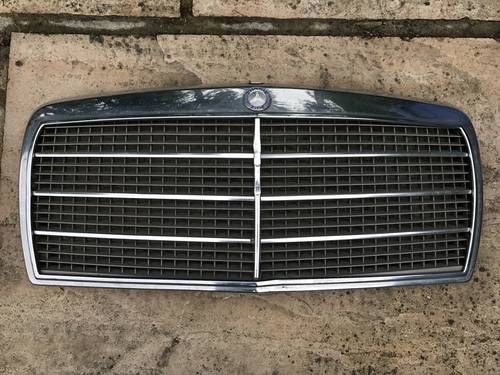 Mercedes W123 1983-1984 Grill For Sale