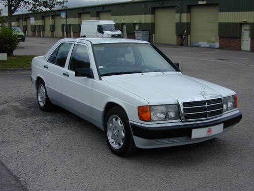 1989 MERCEDES BENZ 190 2.0e AUTOMATIC RHD LOW MILES EXCEPTIONAL! In vendita