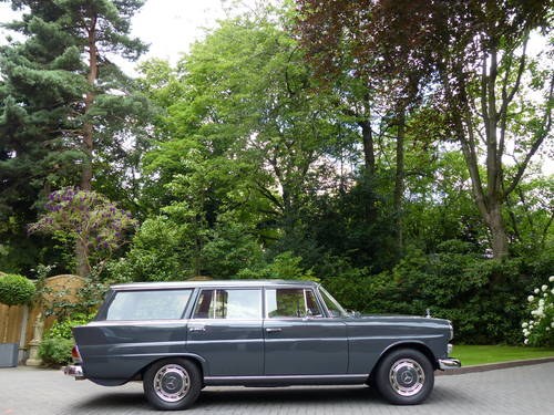 1966 Mercedes 230S Universal Estate For Sale