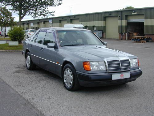 1993 MERCEDES BENZ W124 E220 AUTOMATIC RHD - CHOICE OF CARS! For Sale