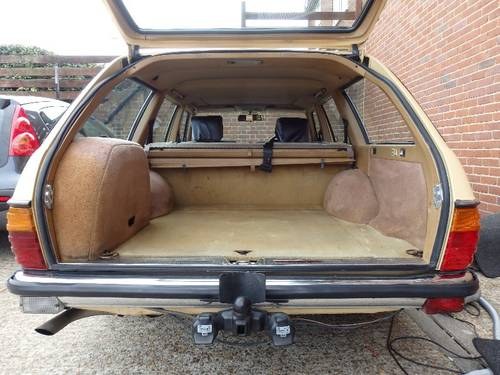 1984 Mercedes W123 300TD For Sale