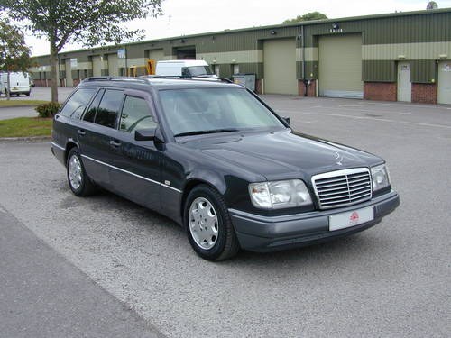 1994 MERCEDES BENZ W124 E220 ESTATE 7 SEAT -  COLLECTOR QUALITY!  For Sale