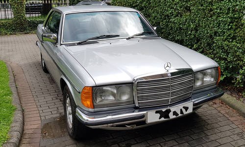 1981 Mercedes-Benz 230ce Pillarless Coupe W123 For Sale